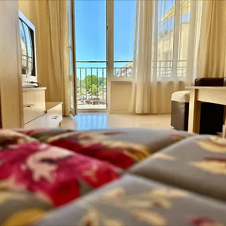 Blue Marine - Menada Апартамент